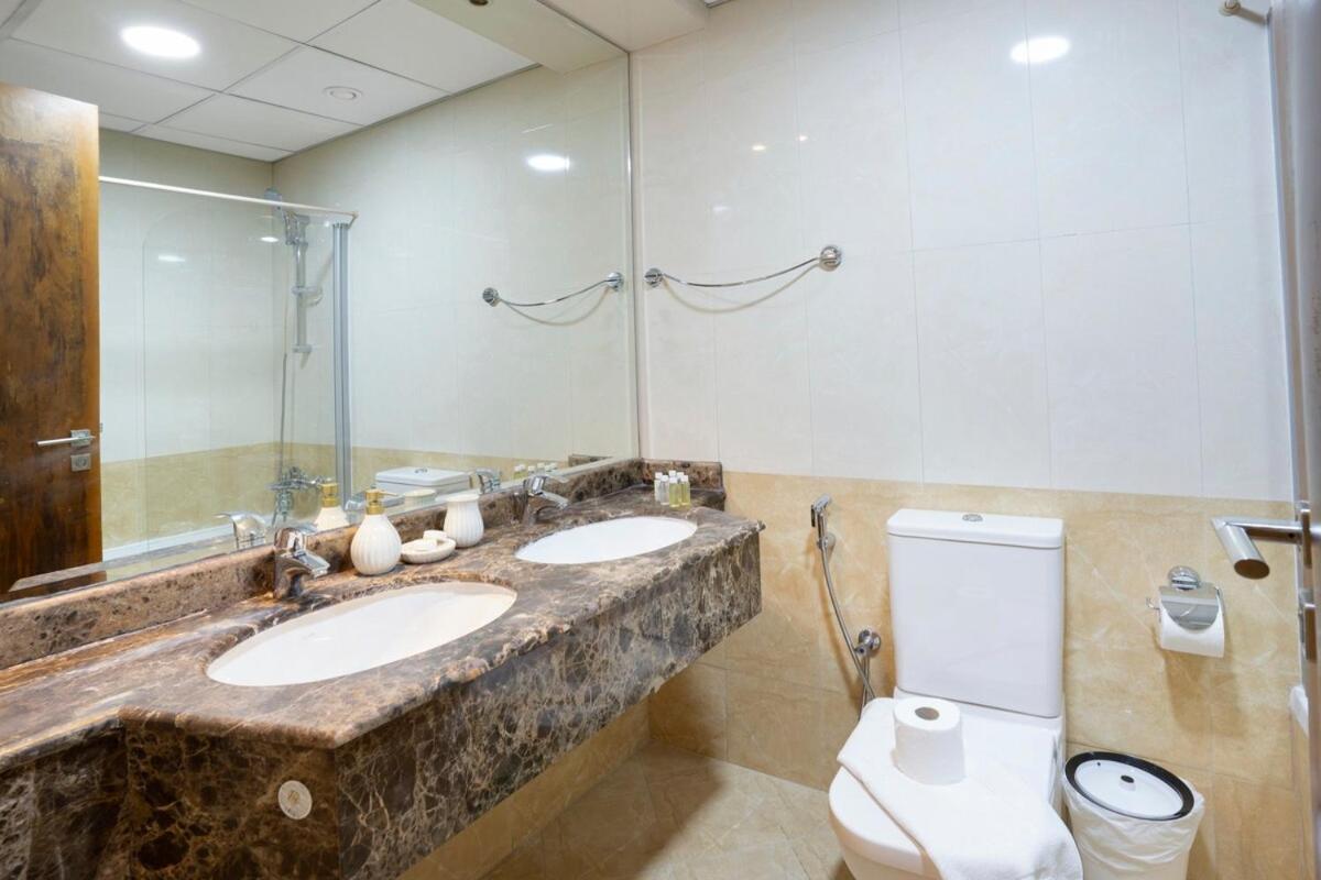 Apartment 13 - Comfy 2br Family With Breathtaking Waterfront View - Free Parking *