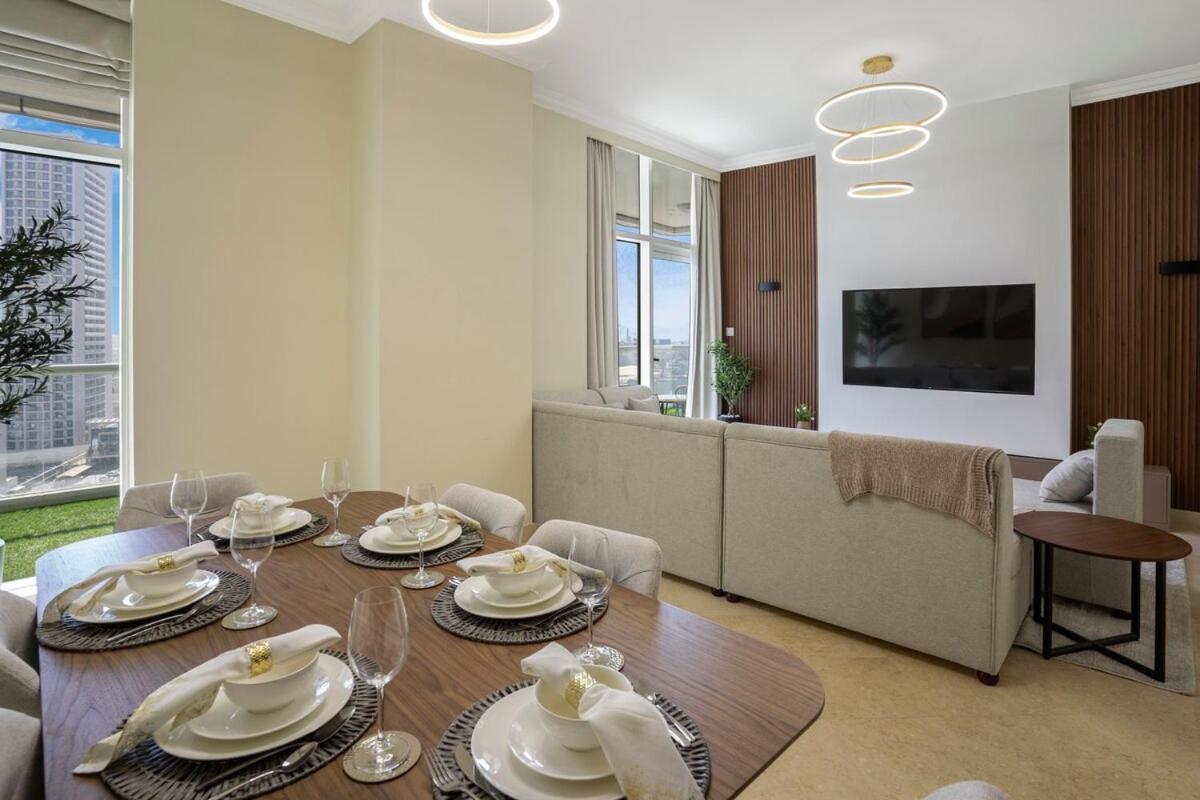 Apartment 13 - Comfy 2br Family With Breathtaking Waterfront View - Free Parking Dubai