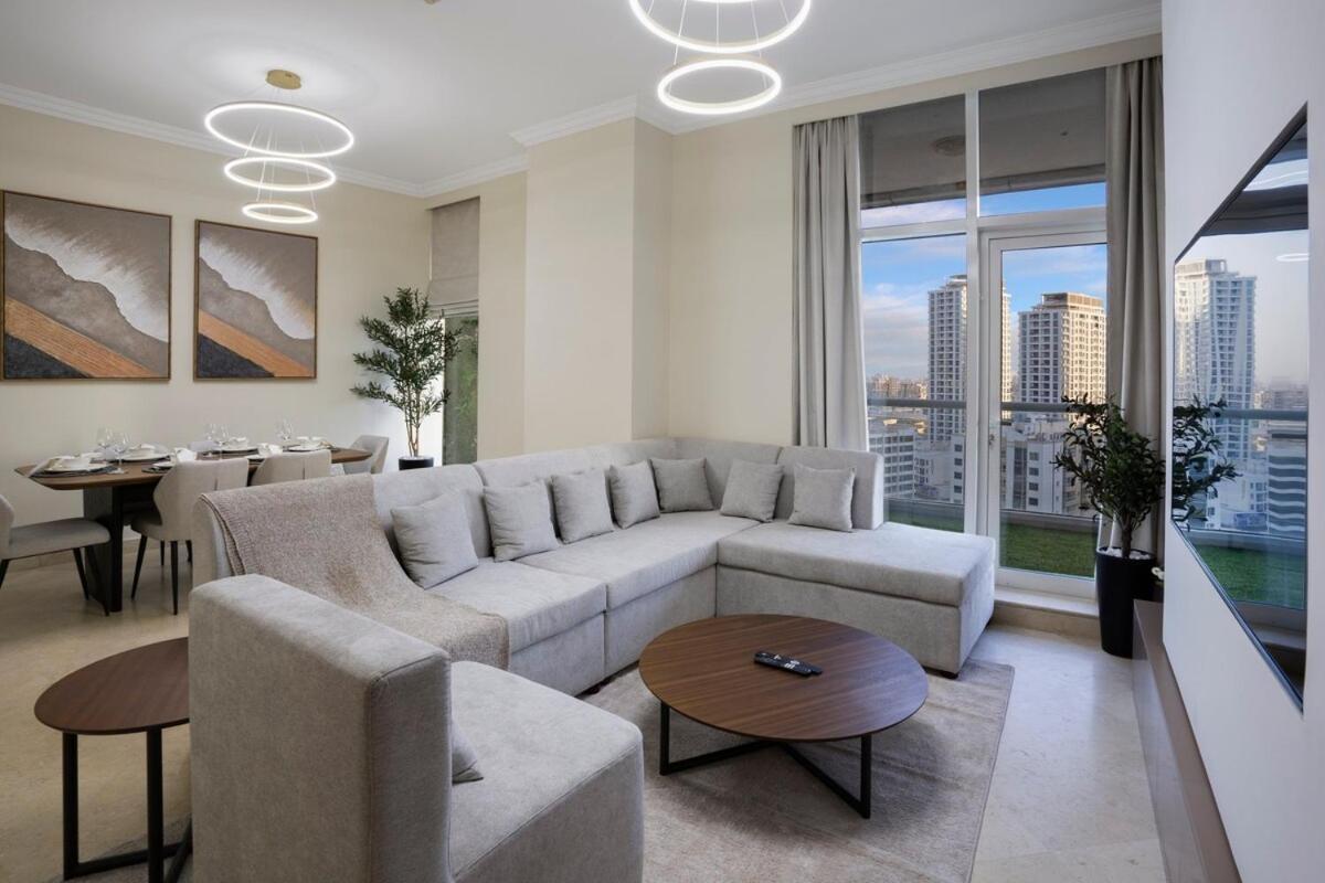 Apartment 13 - Comfy 2br Family With Breathtaking Waterfront View - Free Parking Dubai
